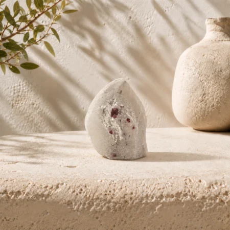 HQ Spinel Holding/Room Crystal Vietnam