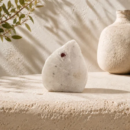 HQ Spinel Holding/Room Crystal Vietnam