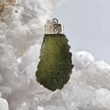 HQ Moldavite Maly Chlum healing crystal